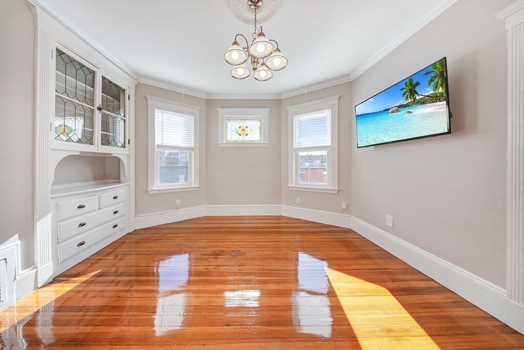 95 Auckland St in Boston, MA - Building Photo