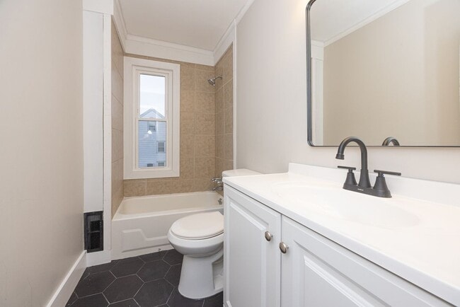 225 Jefferson Ave in Bristol, PA - Building Photo - Building Photo