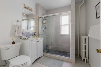 95 Beacon St, Unit 2 in Somerville, MA - Foto de edificio - Building Photo