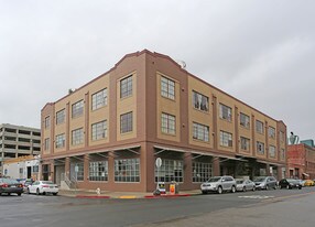 Tower Loft in Oakland, CA - Building Photo