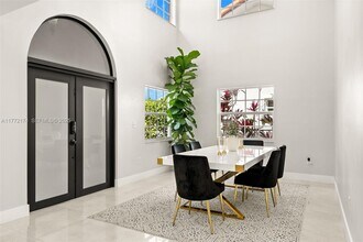 911 SW 57th Ave in West Miami, FL - Building Photo - Building Photo