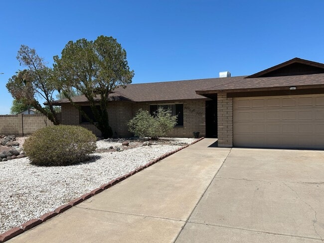 property at 5850 W Acoma Dr