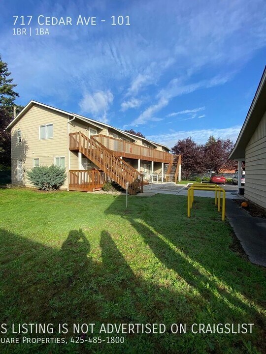 717 Cedar Ave, Unit 101 in Marysville, WA - Building Photo