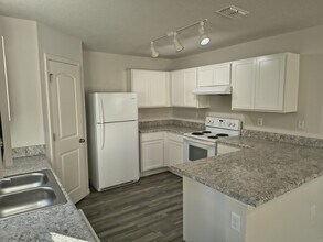 275 Hyacinth Ct in Poinciana, FL - Building Photo - Building Photo