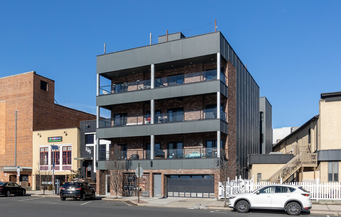 603 Lake Ave in Asbury Park, NJ - Foto de edificio