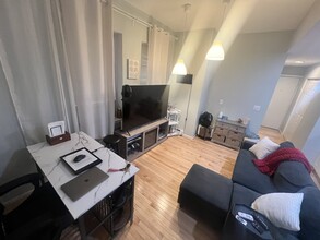 54 Myrtle St, Unit 2 in Boston, MA - Building Photo - Building Photo