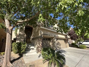 305 Emerald Vista Way in Las Vegas, NV - Building Photo - Building Photo