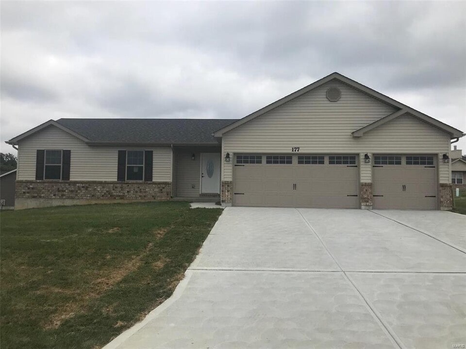 177 Lake Tucci Cir in Wright City, MO - Building Photo