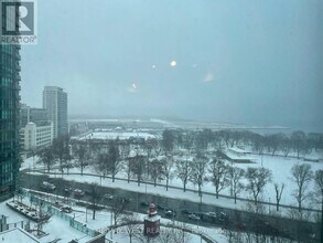 219 Fort York Blvd in Toronto, ON - Building Photo - Building Photo