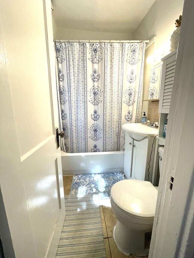 property at 32 Ransom Rd