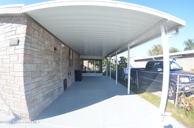 2535 Haverhill Rd NE in Palm Bay, FL - Building Photo - Building Photo