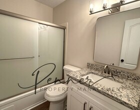 811 NE Mulberry St in Lee's Summit, MO - Building Photo - Building Photo