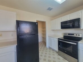 2233 Maple Dr in Little Elm, TX - Foto de edificio - Building Photo