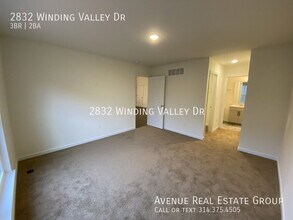 2832 Winding Valley Dr in Fenton, MO - Building Photo - Building Photo
