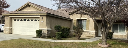 11218 Vista De Cally Dr in Bakersfield, CA - Building Photo - Building Photo