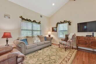501 S College St in Georgetown, TX - Building Photo - Building Photo