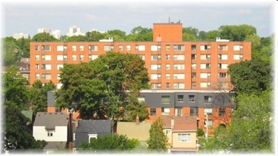 St. Matthew's Bracondale House in Toronto, ON - Building Photo - Building Photo