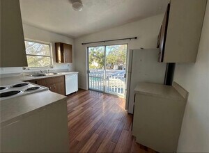 704 38th St W in Bradenton, FL - Foto de edificio - Building Photo