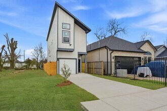 3320 Francis St in Houston, TX - Building Photo - Building Photo