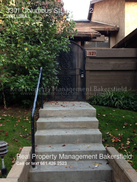 3301 Columbus St-Unit -Unit C12 in Bakersfield, CA - Building Photo - Building Photo