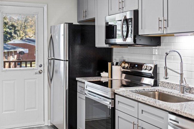 West Oak Apartments in Wake Forest, NC - Building Photo - Building Photo