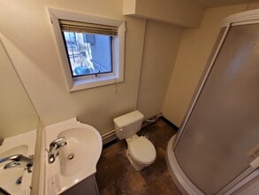 2418 Pine St, Unit #404 in Billings, MT - Building Photo - Building Photo