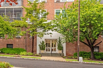 Fullerton Condominium in Montclair, NJ - Building Photo - Building Photo