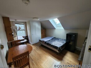 27 William St in Cambridge, MA - Building Photo - Building Photo