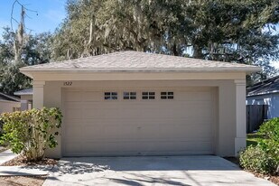 1522 Marsh Wood Dr in Seffner, FL - Building Photo
