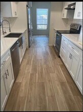5638 Nutmeg Ave in Sarasota, FL - Building Photo - Building Photo