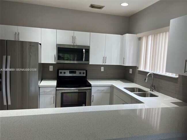 3389 NE 4th St in Homestead, FL - Building Photo - Building Photo