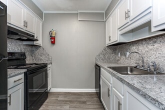 Pembrook Apartments in Columbus, GA - Building Photo - Interior Photo