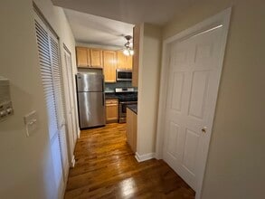 2257 W Rosemont Ave, Unit 1 in Chicago, IL - Building Photo - Building Photo
