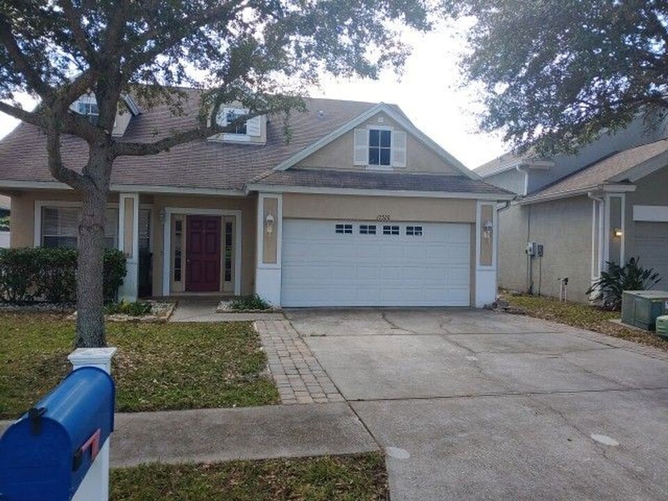 17320 Whisper Breeze Way in Land O Lakes, FL - Building Photo