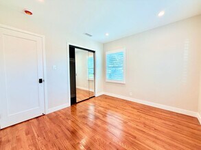 5602-5604 Verdura Ave in Lakewood, CA - Building Photo - Building Photo