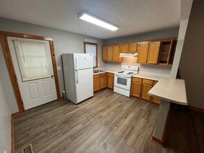 4217 Snake Rd in Athens, AL - Foto de edificio - Building Photo