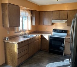 1511 Harding Ct in Rapid City, SD - Building Photo - Building Photo