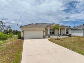 11707 Willmington Blvd in Port Charlotte, FL - Building Photo - Building Photo