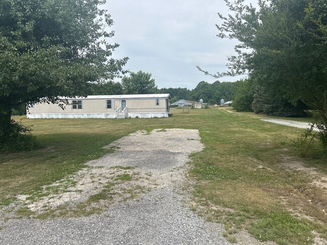 property at 27461 Martins Farm Rd