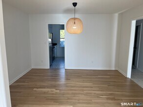 139 Oldfield Road in Fairfield, CT - Building Photo - Building Photo