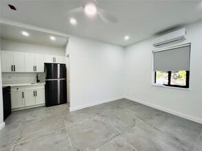 5541 NW Miami Ct-Unit -8 in Miami, FL - Building Photo - Building Photo