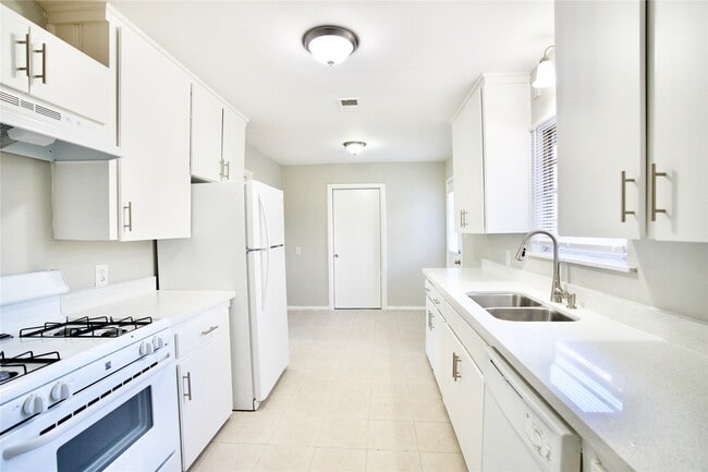 property at 8733 Robindell Dr