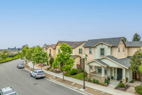 Enclave Ventura in Ventura, CA - Foto de edificio - Building Photo