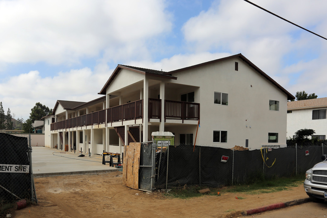 Laurel Street Apartments in Lakeside, CA - Building Photo