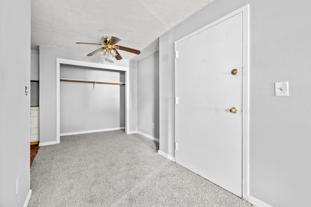 30 Long St, Unit 49 A8 in New Britain, CT - Foto de edificio