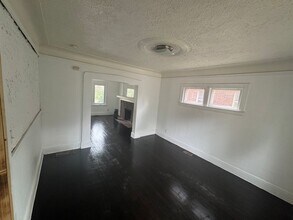 17593 Santa Barbara Dr in Detroit, MI - Building Photo - Building Photo
