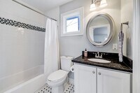 1621 Columbia St photo'