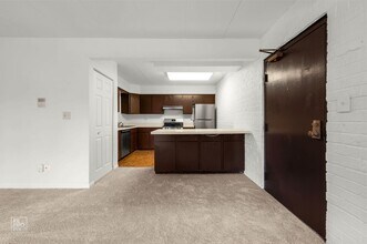 264 E Bailey Rd in Naperville, IL - Foto de edificio - Building Photo