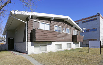 Owen Manor in Calgary, AB - Building Photo - Building Photo