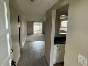 4126 Shoreline Dr in New Port Richey, FL - Foto de edificio - Building Photo